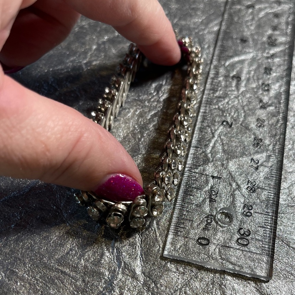 Expandable Rhinestone Bracelet - Picture 6 of 6